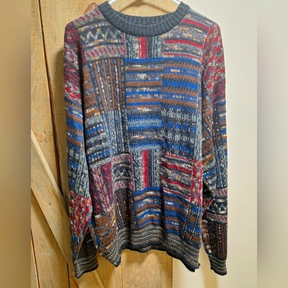 A vintage Alfani men's long sleeve crew neck wool blend sweater in a size XXL.